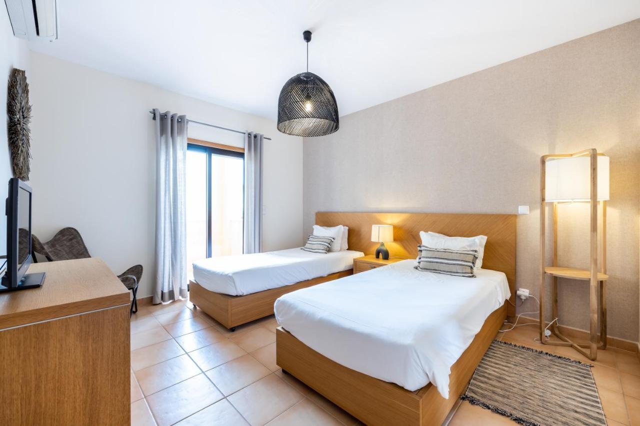 Aum Praia Da Luz Resort Apartment Екстер'єр фото